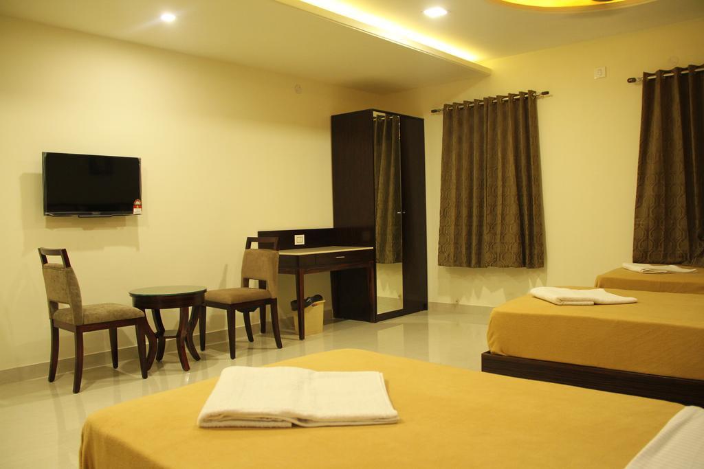 Hotel M.P Temples Inn Kumbakonam Room photo